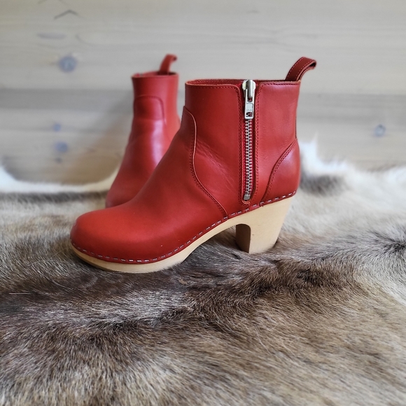 Swedish Hasbeens Shoes - Swedish Hasbeens Zip It Emy Clog Boots 3" heel, sz 40